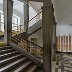 Kolín - gymnázium, hlavní schodiště (2021)