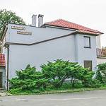 Opaovice - lovecký zámeček, vstupní část od severu (2006)