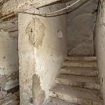 Plaňany - Mírkovská tvrz, renesanční schodiště do prvního patra (2018)