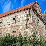 Červený Hrádek - panská sýpka, pohled od jihozápadu (2016)