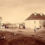 Bylany - tvrz, Trojanovský dvůr (1891, archiv Podlipanského muzea v Českém Brodě)