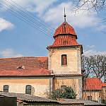 Bylany - kostel sv. Bartoloměje od jihu (2007)
