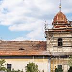 Bylany - kostel sv. Bartoloměje, oprava střechy (2022)