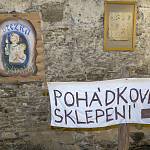 Nebovidy - dolní tvrz, vstup do pohádkového sklepení (2018)