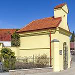 Cerhýnky - kaple Panny Marie, boční pohled od jihu (2024)