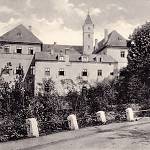 Zásmuky - zámek od jihu (kolem 1920)