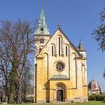 Zásmuky - kostel Nanebevzetí Panny Marie, jižní průčelí (2022)