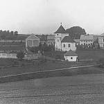 Grunta kostel Nanebevzetí Panny Marie od jihovýchodu (mezi léty 1901-05, SOkA Kolín)