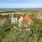 Hradešín - kostel sv. Jiří, dominanta v krajině (2024)