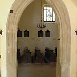 Hradešín - kostel sv. Jiří, vstupní jižní portál, dnes v předsíni (2009)