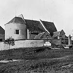 Hradešín - kostel sv. Jiří, pohled od jihozápadu (Antonín Podlaha, Soupis památek historických 1907)