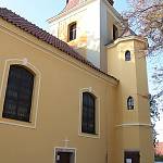 Ratenice - kostel sv. Jakuba Většího, severní stěna s věží (2008)