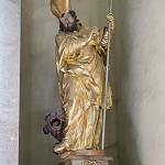 Malotice - kostel sv. Matouše, hlavní oltář, socha sv. Prokopa (2017)