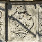 Týnec nad Labem - Mariánský sloup, jižní strana podstavce s reliéfem sv. Václava (2020)