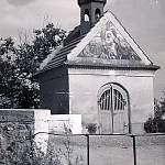 Kaple v Radovesnicích I před zbouráním (foto z 30. let 20. století, autor neznámý; SOkA Kolín)