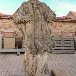 Polní Voděrady - socha sv. Františka Xaverského v ateliéru restaurátora, celek (2018)