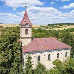 Ohaře - kostel sv. Jana Nepomuckého, pohled od jihozápadu (2018)