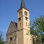 Ovčáry - kostel sv. Jakuba Většího, pohled od západu (2006)