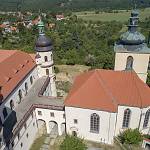 Kostelec nad Černými lesy - zámecký kostel sv. Vojtěcha, pohled od jihu (2018)