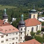 Kostelec nad Černými lesy - zámecký kostel sv. Vojtěcha, pohled od západu (2018)