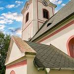 Ratboř - kostel sv. Václava, jižní vstupní průčelí s předsíní a věží (2006)