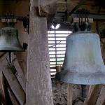 Ratboř - kostel sv. Václava, zvony ve věži (2016)