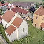 Třebovle - kostel sv. Bartoloměje z ptačí perspektivy (2019)