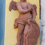 Třebovle - kaplička sv. Jana Nepomuckého, vpravo stojící anděl (2019)