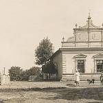 Radovesnice II - socha sv. Jana Nepomuckého a původní podoba domu čp. 35 (1925)