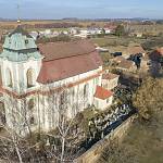 Drahobudice - kostel Nejsvětější Trojice, pohled od jihozápadu (2019)