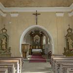 Kostelní Střímelice - kostel sv. Martina, pohled k presbytáři (2018)