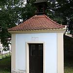 Mlékovice - kaple sv. Václava, celkový pohled (2006)