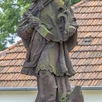 Konárovice - socha sv. Jana Nepomuckého, detail od západu (2018)