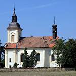 Předhradí - kostell Nanebevzetí Panny Marie, pohled od jihu (2010)
