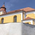 Konojedy - kostel sv. Václava s ohradní zdí (2018)