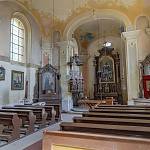Konojedy - kostel sv. Václava, pohled k hlavnímu oltáři (2018)