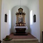 Jindice - kostel sv. Václava, presbytář s hlavním oltářem (2017)