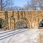 Toušice - kamenný most od jihu v zimě (2009)
