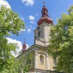 Žehuň - kostel sv. Gotharda, západní průčelí (2018)