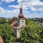Žehuň - kostel sv. Gotharda, pohled od západu (2018)