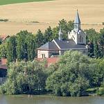 Choťovice - kostel Narození Panny Marie od severovýchodu (2018)