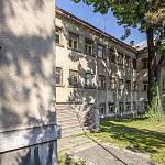 Kolín - bývalé vojenské velitelství před zbořením, vstupní část od jihovýchodu (2024)