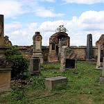 Náhrobky na západní straně hřbitova (2009)