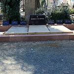 Kouřim - městský hřbitov, hrobka rodiny Veselých, čelní pohled (2017)