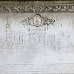 Svojšice - hřbitov u kostela, mramorový epitaf správce panství Emila Birharta (2017)
