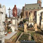 Plaňany - hřbitov, soubor náhrobků z 19. století (25. 2. 2012)