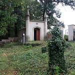 Hřbitov s hrobkou (20096)