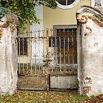 Týnec nad Labem - hřbitov, západní brána (2017)