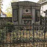 Týnec nad Labem - hřbitov, hrobka rodiny Harrerovy (2017)