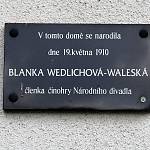 Cerhenice - pamětní deska na rodném domě Blanky Vedlichové - Waleské (2012)
